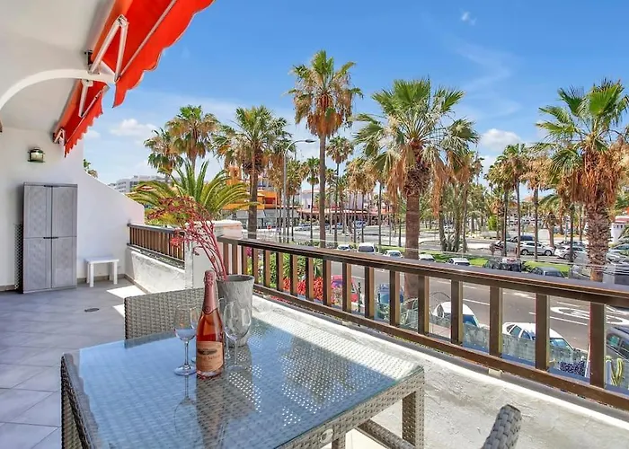 Robert Playa De Américas * Playa de las Américas