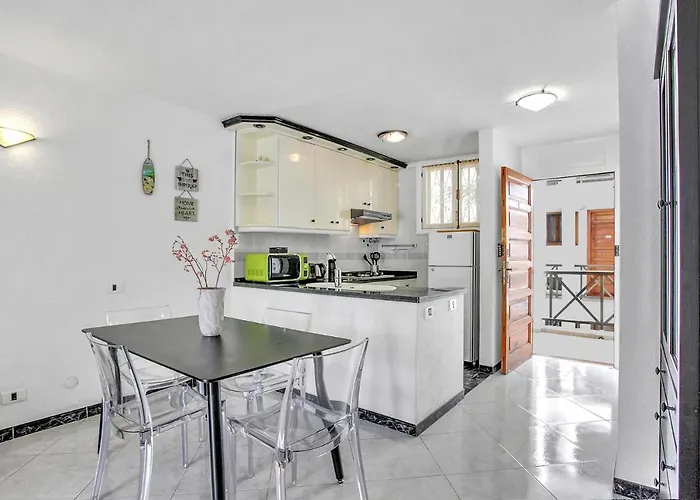 Robert Playa De Américas * Playa de las Américas